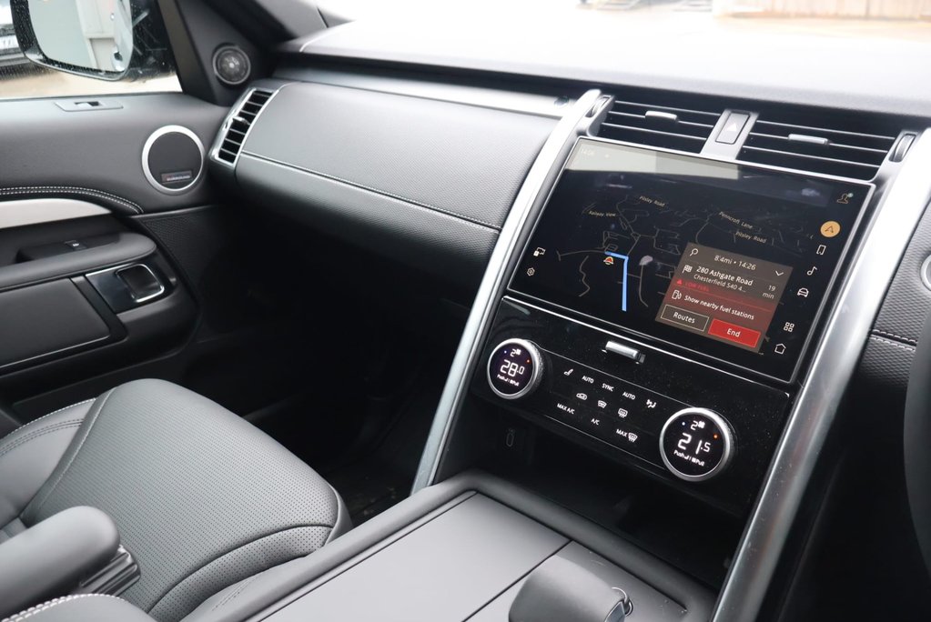 Land Rover Discovery DEMO MODEL COMMERCIAL DYNAMIC HSE WITH GENUINE REAR SEATS STYLED BY SEEKER  18