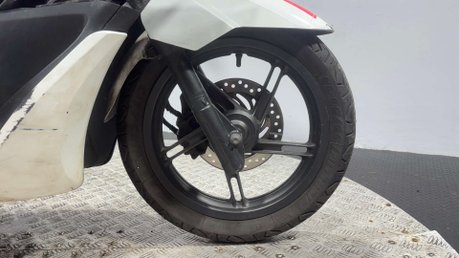 Honda PCX 2015 WW SPARES OR REPAIR PROJECT LEARNER SCOOTER 125CC BIKE 10