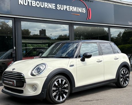 Mini Hatch Cooper 1.5 Petrol Manual Exclusive Comfort+ Nav 5 door - DEPOSIT TAKEN 1