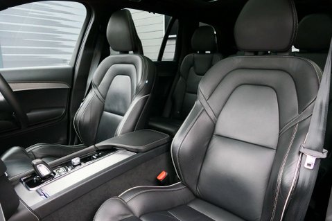 Volvo XC90 2.0 XC90 R-Design B5 MHEV AWD Auto 4WD 5dr 44