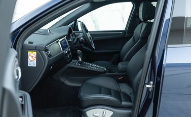 Porsche Macan GTS 15