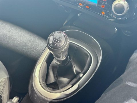 Nissan Juke 1.2 DIG-T N-Connecta Euro 6 (s/s) 5dr 24