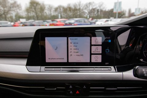 Volkswagen Golf LIFE TSI 24