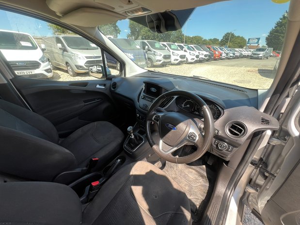Ford Transit Courier SWB L1H1 Low Roof Limited Air Con Alloys Sensors EURO 6 NO VAT 26