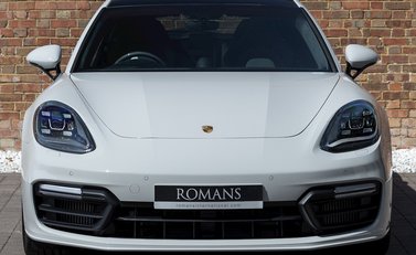 Porsche Panamera Turbo Sport Turismo 4