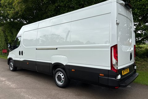 Iveco Daily 35S14V Hi-Matic Panel Van - Air Con / Auto / Car Play 6