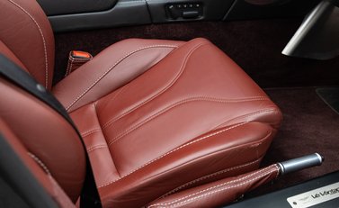 Aston Martin V12 Vantage ROADSTER 20