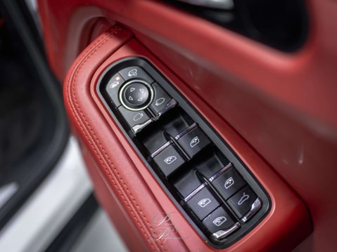 Porsche Macan 3.0 Macan S D Semi-Auto 4WD 5dr 35