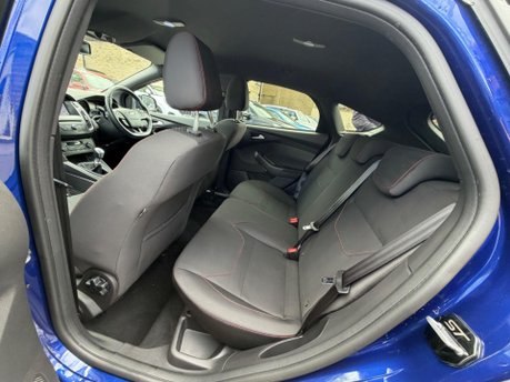 Ford Focus ST-LINE X 11