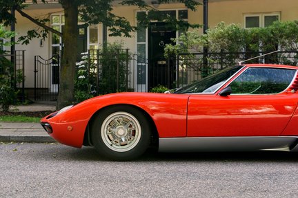 Lamborghini Miura P400 SV 13