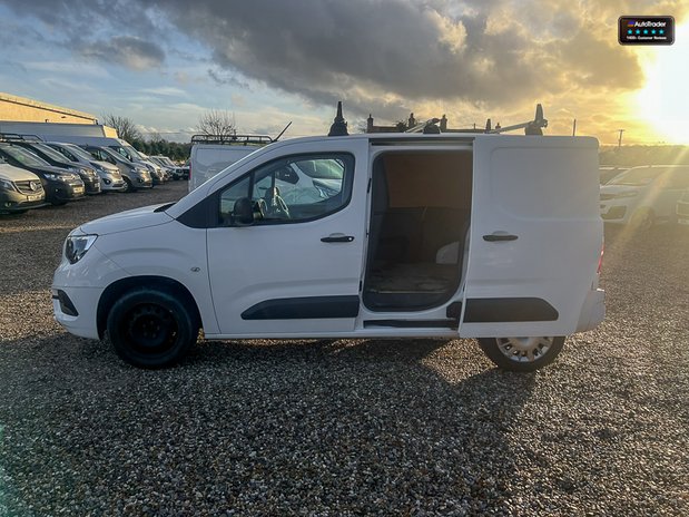 Vauxhall Combo SWB L1H1 Low Roof Sportive 2300 Air Con Sensors EURO 6 NO VAT 10