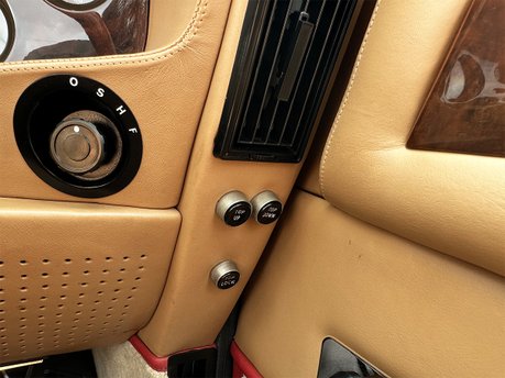 Aston Martin V8 VOLANTE 74