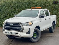 Toyota Hilux Active | 2.4 LT | AC | Sensors | Double Cab | 1