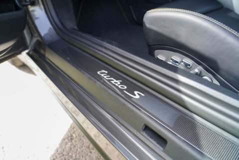 Porsche 911 TURBO S PDK 15