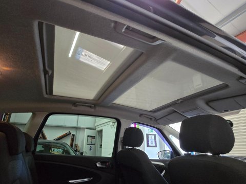 Ford S-Max 2.0 TDCi Titanium 5dr 22