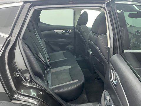 Nissan Qashqai 1.5 dCi N-Connecta Euro 6 (s/s) 5dr 24