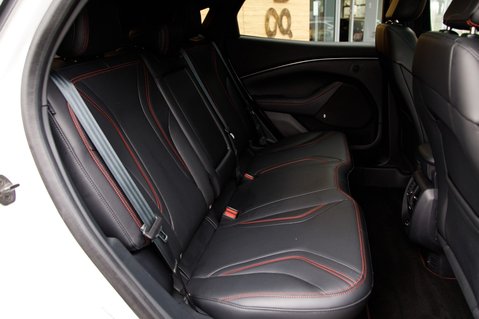 Ford Mustang Mach-E BASE 31