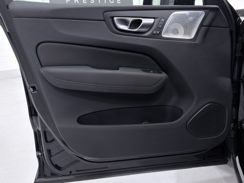Volvo XC60 B5 ULTRA BLACK EDITION AWD 61