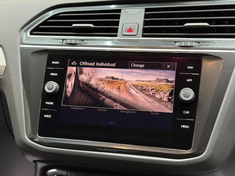 Volkswagen Tiguan 2.0 TDI SE Navigation 4Motion Euro 6 (s/s) 5dr 79