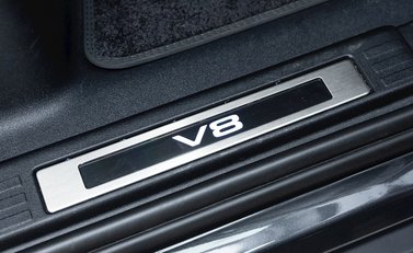 Land Rover Defender 110 V8 21