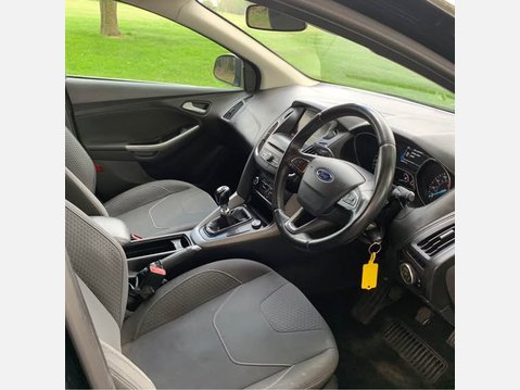 Ford Focus ZETEC 13
