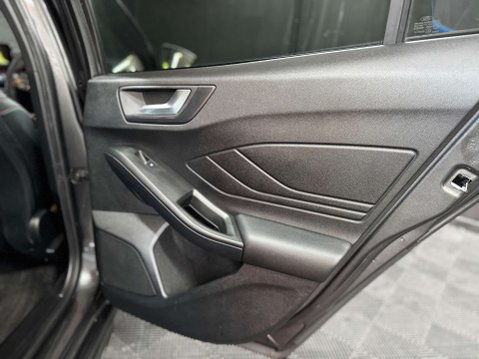 Ford Focus 1.5 Focus ST-Line X 5dr 62