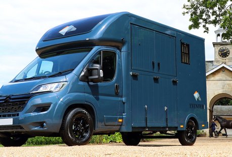 SEEKER Horseboxes