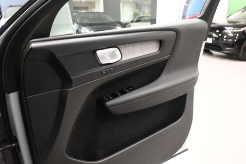 Volvo XC40 1.5 XC40 Inscription Pro T3 Auto 5dr 27
