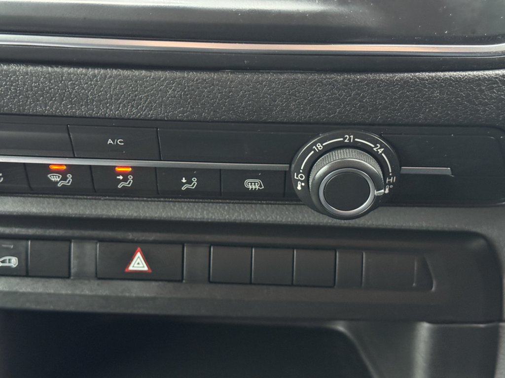 2021 Citroen DispatchMWB L2H1 120ps Low Roof Enterprise 1400 Air Con Sensors EURO 6 — thumbnail 32 of 50
