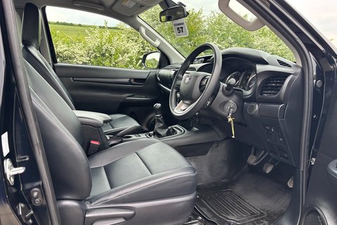 Toyota Hilux Active ECB 4WD D-4D Pickup 15