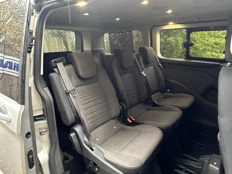 Ford Tourneo Custom 2.0 320 EcoBlue Titanium Minibus Double Cab 5dr Diesel Auto L1 Euro 6 (s/s) 12