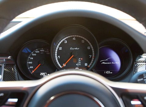 Porsche Macan Turbo 20