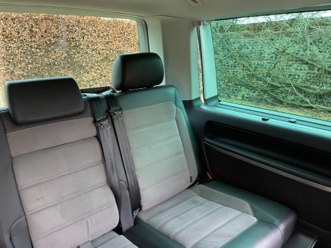Volkswagen Caravelle 2.0 TDI Executive MPV 5dr Diesel DSG Euro 6 (s/s) (150 ps) 42