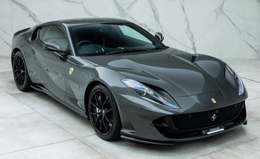 Ferrari 812 Superfast 6