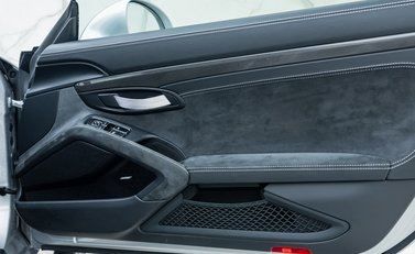 Porsche 911 GT3 RS Weissach (991.2) 26