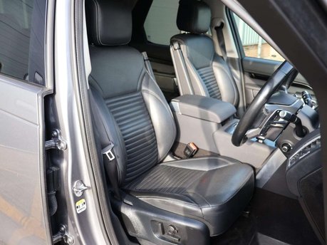 Land Rover Discovery 3.0 Discovery SE D MHEV Auto 4WD 2