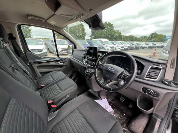 Ford Transit Custom SWB L1H1 (SOLD) 300 Limited Alloys Air Con Sensors Cruise EURO 6 26