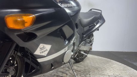 Kawasaki ZZR 1991 CLASSIC SPORTS TOURER PROJECT BIKE SPARES OR REPAIR 600CC 7