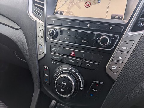 Hyundai SANTA FE CRDI PREMIUM BLUE DRIVE 27