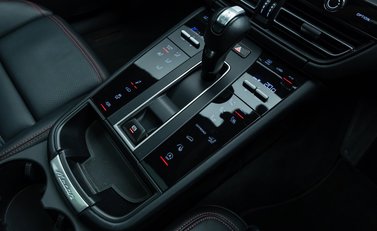 Porsche Macan GTS 26