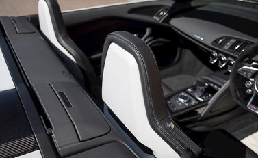 Audi R8 V10 Plus Spyder 17
