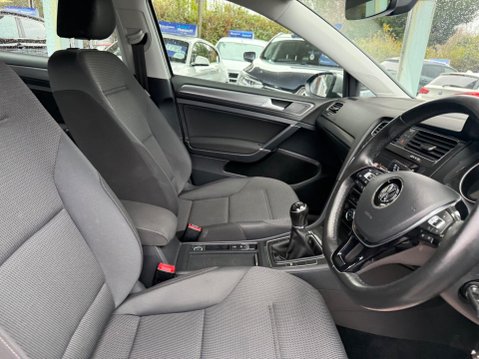 Volkswagen Golf 1.0 TSI BlueMotion Tech SE Nav Euro 6 (s/s) 5dr 16