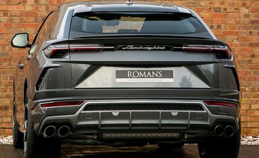 Lamborghini Urus 3