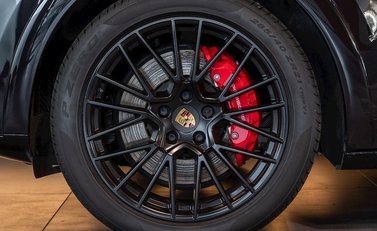 Porsche Cayenne GTS 6