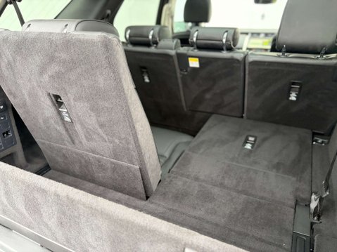 Land Rover Discovery 3.0 Discovery HSE SDV6 Auto 4WD 5dr 38