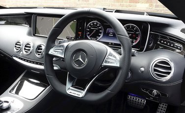 Mercedes-Benz S63 AMG Coupe 23