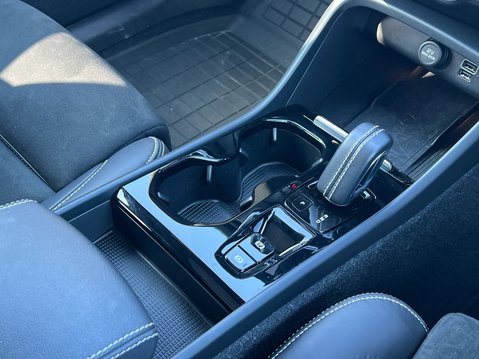 Volvo XC40 RECHARGE T5 R-DESIGN 27