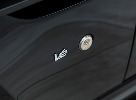 Aston Martin V12 Vantage S Roadster 44