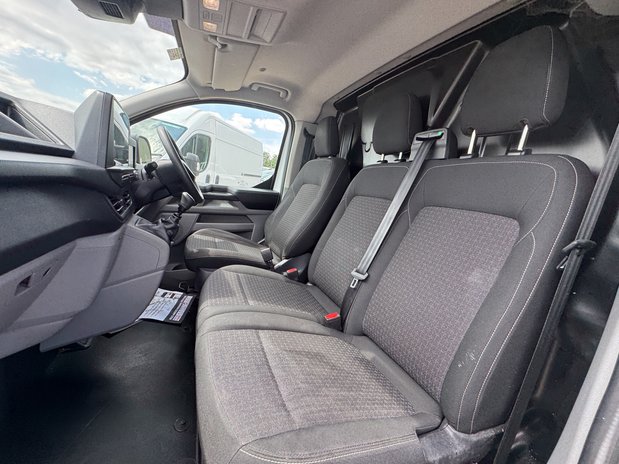 Ford Transit Custom LWB L2H1 (SOLD CM) Low Roof Trend 280 Air Con Alloys SELECT 13