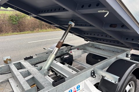 Volkswagen Transporter T32 150 ps Tdi Single Cab Tipper 8